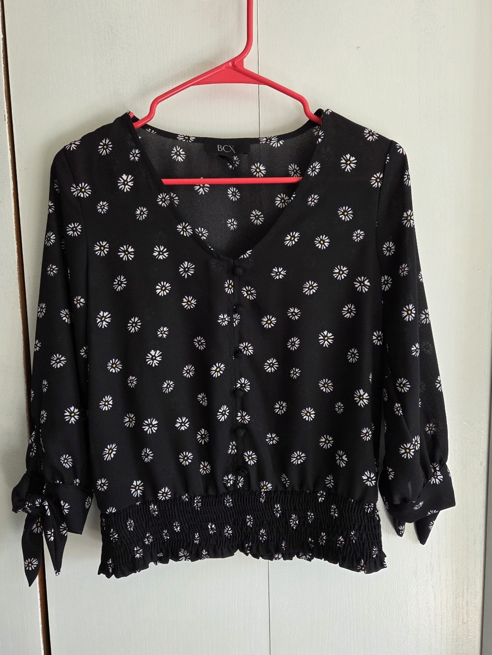 BCX Black Daisy-Print Smocked-Hem Button Front Blouse